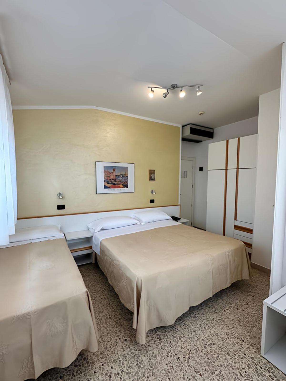 Hotel Piccinelli ريميني المظهر الخارجي الصورة